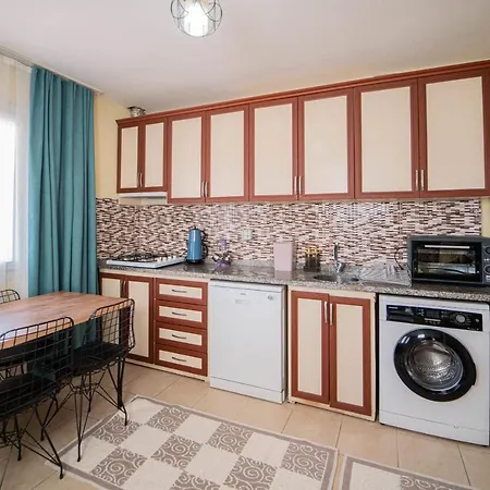 Lejlighed Central House Near Calis Beach With Balcony And View In Fethiye
