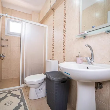Central House Near Calis Beach With Balcony And View In Lejlighed